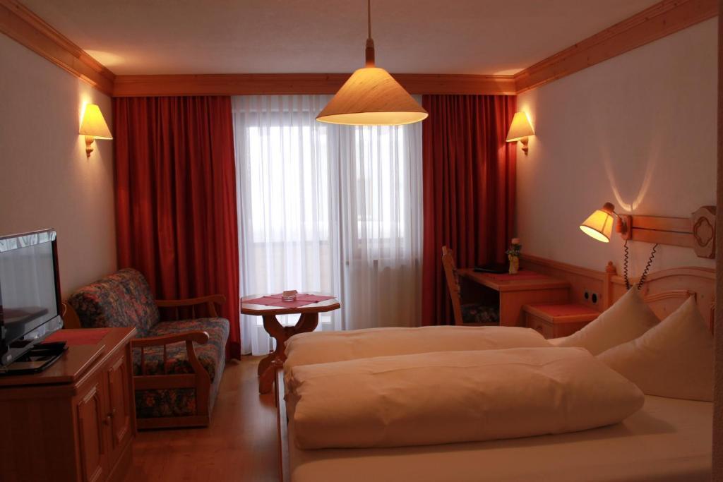 Hotel Camona & Apart Walserhof Samnaun Room photo